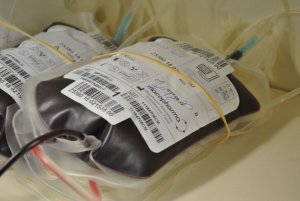 Woreczki z krwią honorowych dawców