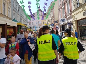 Policjanci na winobraniu