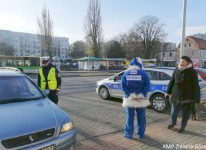 Polikołaj rozmawia z kobieta