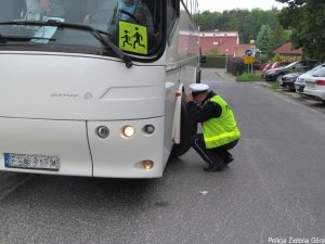 Sprawdzanie stanu technicznego pojazdu.