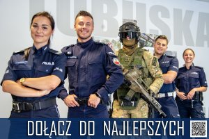 Policjanci zachęcający do wstąpienia do Policji