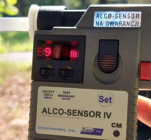 urządzenie alcosensor do badania zawartości alkoholu