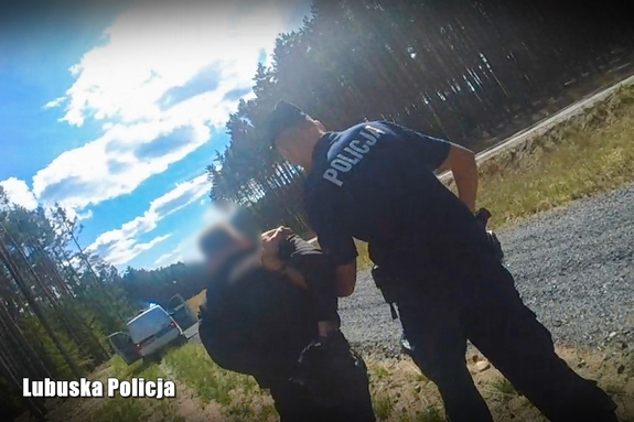 „Mamy go – Brawo Ty!” – policyjny pościg za motocyklistą w oku kamery