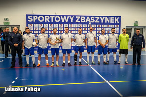 Policjanci biorący udział w sportowym wydażeniu