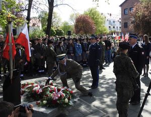 Zdjęcie z dwieście trzydziestej drugiej rocznicy uchwalenia konstytucji trzeciego maja.