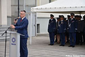 Zdjęcie Policjantów oraz prezydenta miasta Zielona Góra.