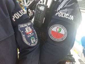 Policjant Komendy Miejskiej Policji w Zielonej Górze wraz z policjantem z samodzielnego pododdziału prewencji Policji w Gorzowie Wielkopolskim