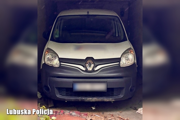Kryminalni z Komendy Miejskiej Policji w Zielonej Górze w kilka dni odzyskali skradzione Renault Kangoo.