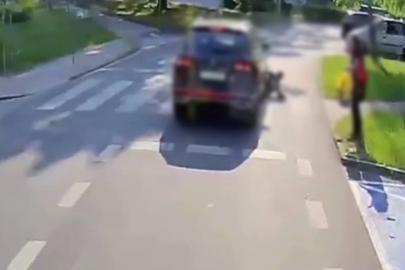Potrącił nastolatka i odjechał. Policjanci ustalili kierującego, który stanie przed sądem