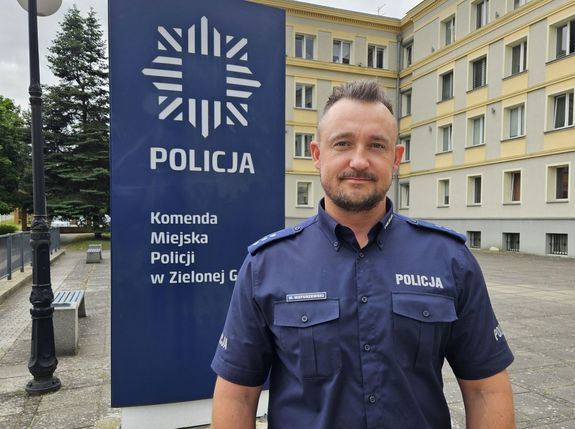 Policjant w czasie wolnym pomógł obezwładnić napastnika, który zaatakował ochroniarza paralizatorem