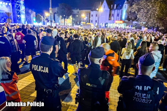 Ogromne zaangażowanie policjantów w zabezpieczenie zielonogórskiego „Winobrania”