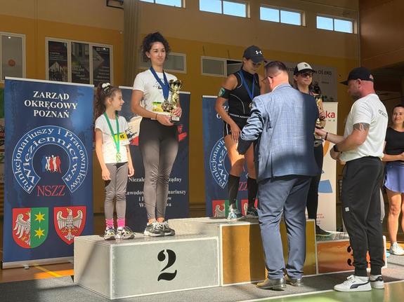 Policjantka z Zielonej Góry na podium po biegu przełajowym