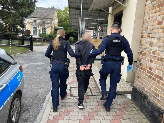23-latek zatrzymany w Sulechowie po kradzieży rozbójniczej w markecie
