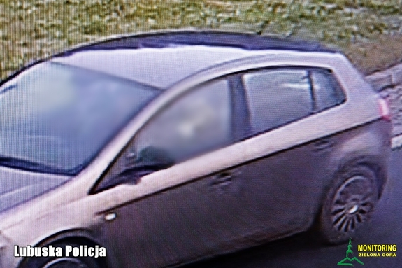 Na widok radiowozu zamienił się miejscami z pasażerką. 27-latek złamał sądowy zakaz