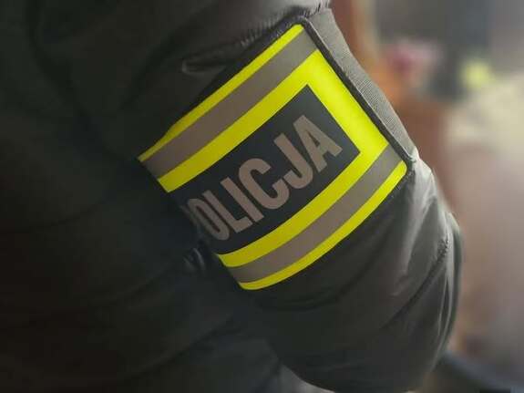 Zatrzymany mężczyzna odpowie między innymi za liczne kradzieże sklepowe
