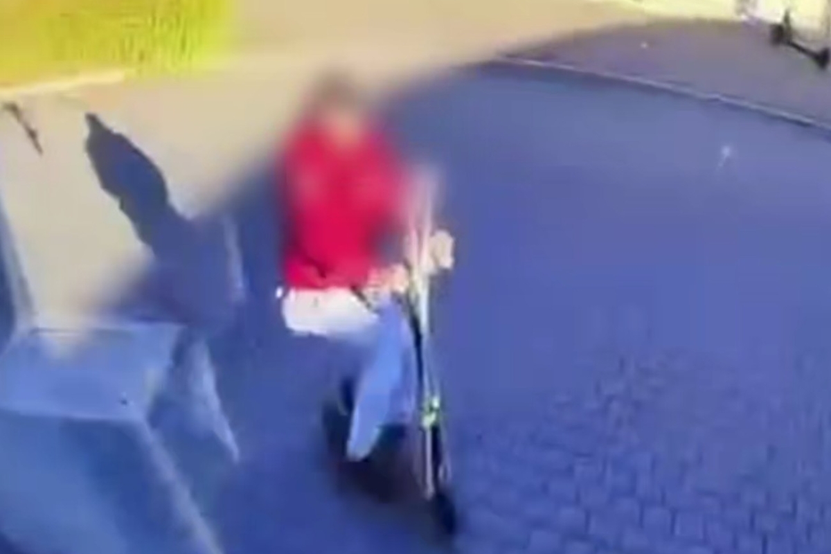 Zderzenie hulajnogi elektrycznej z autobusem w Zielonej Górze